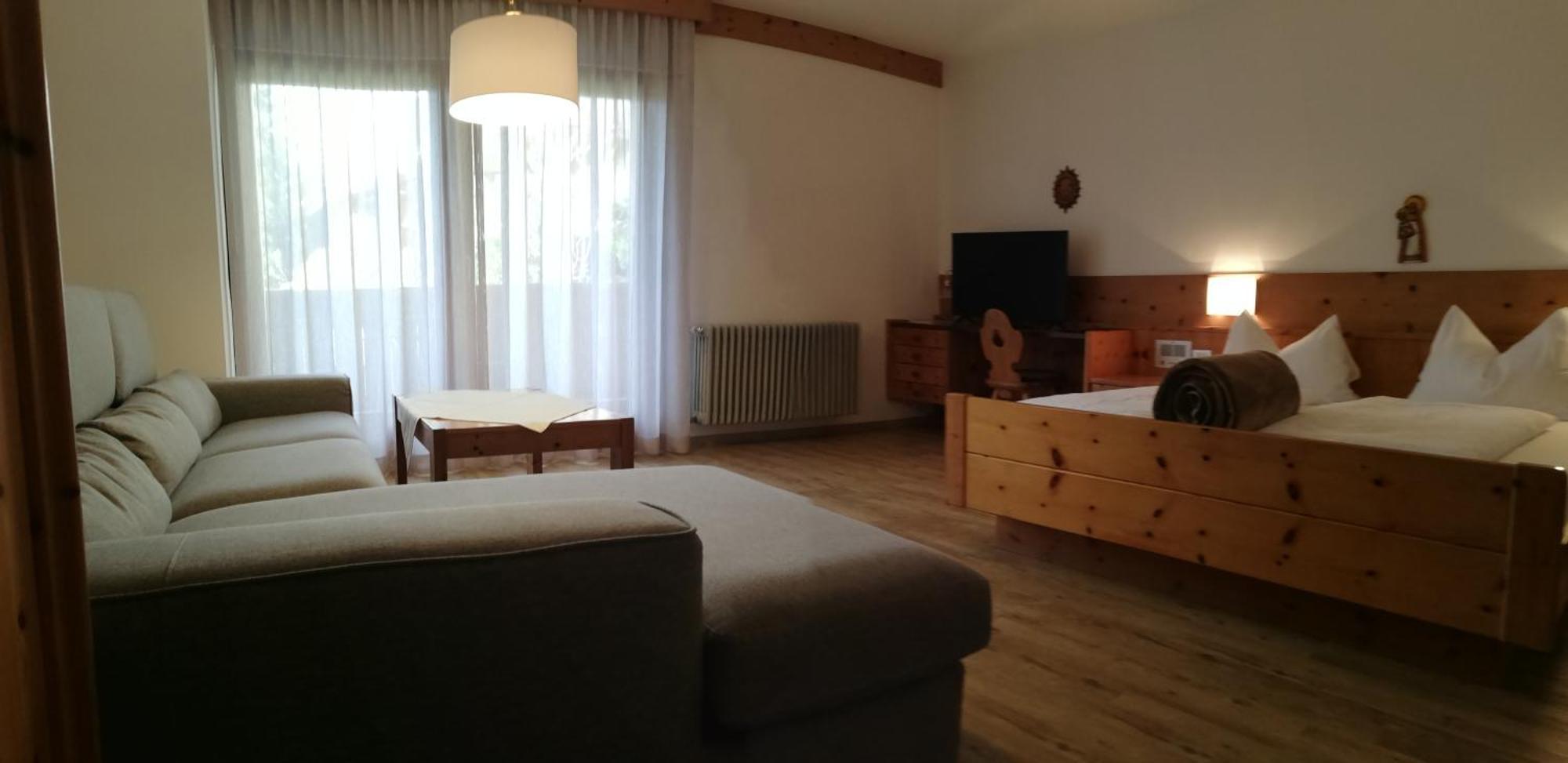 Ferienwohnungen St Hippolyt Mit Hallenbad Lagundo Kültér fotó