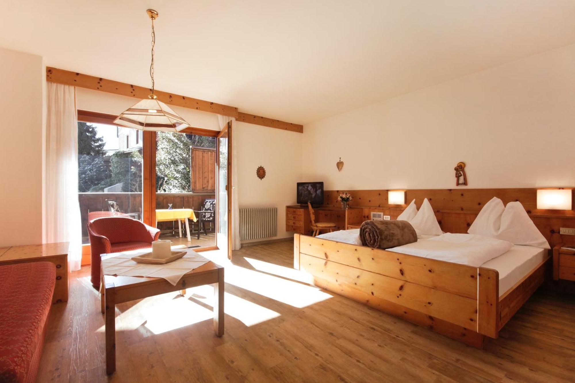 Ferienwohnungen St Hippolyt Mit Hallenbad Lagundo Kültér fotó